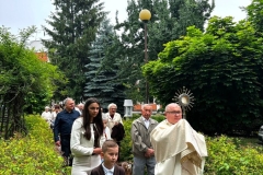 Chwile modlitwy i wspólnoty – fotorelacja z Bożego Ciała