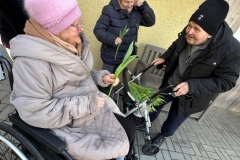 Wręczenie tulipanów z okazji Dnia Kobiet na „Kalinie”