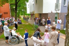 Podopieczni Ośrodka podczas obchodów Uroczystości Najświętszego Ciała i Krwi Chrystusa